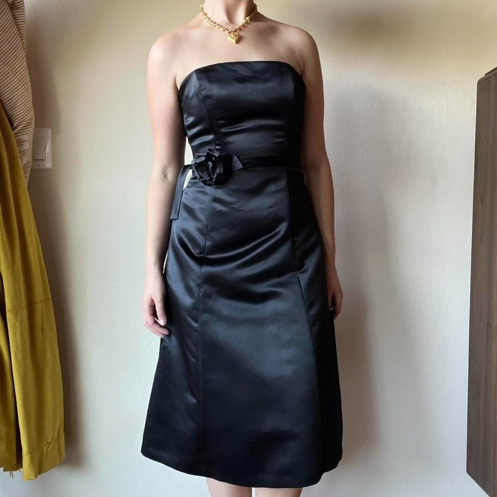 BCBG Maxazria Strapless Black Midi prom Dress with‎ Rose Belt Formal Size 0